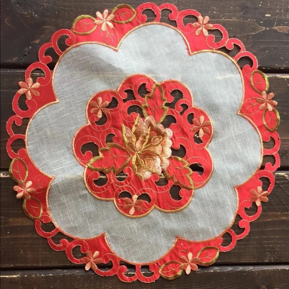 New Round Embroidered Doily Floral Red Table Linen